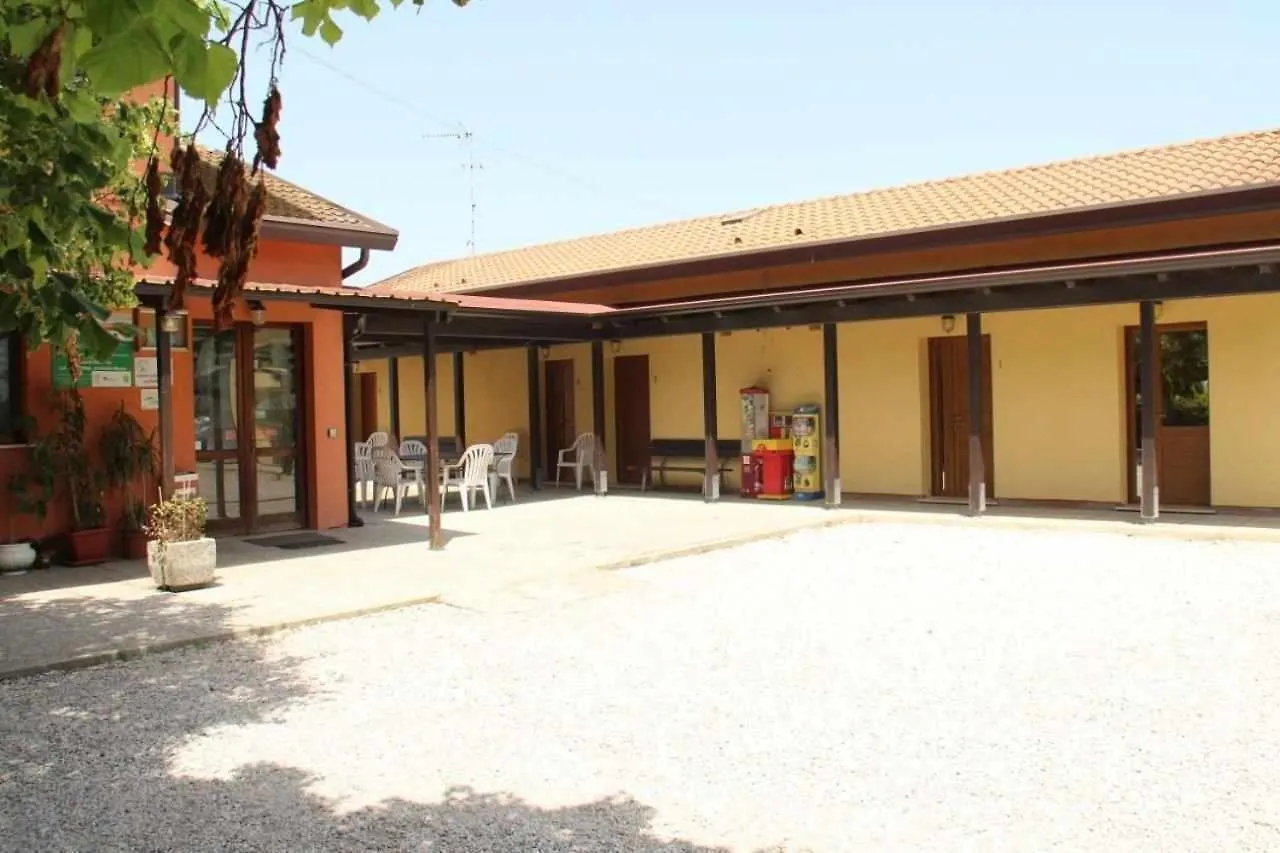 Agriturismo La Fraterna Tolle 0*,  Italia